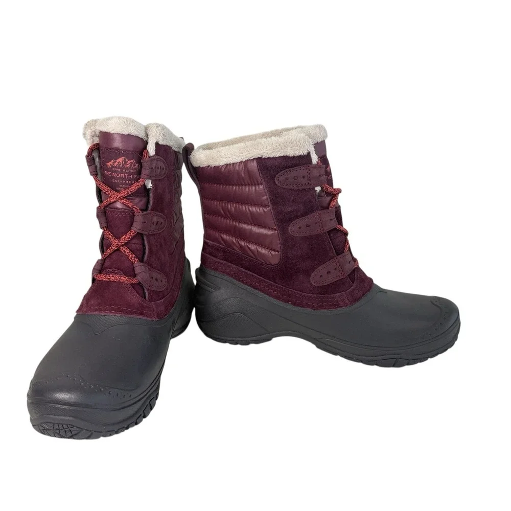 The North Face Shellista II Shorty Boots in a plum/burgundy Women's Size 7No Box